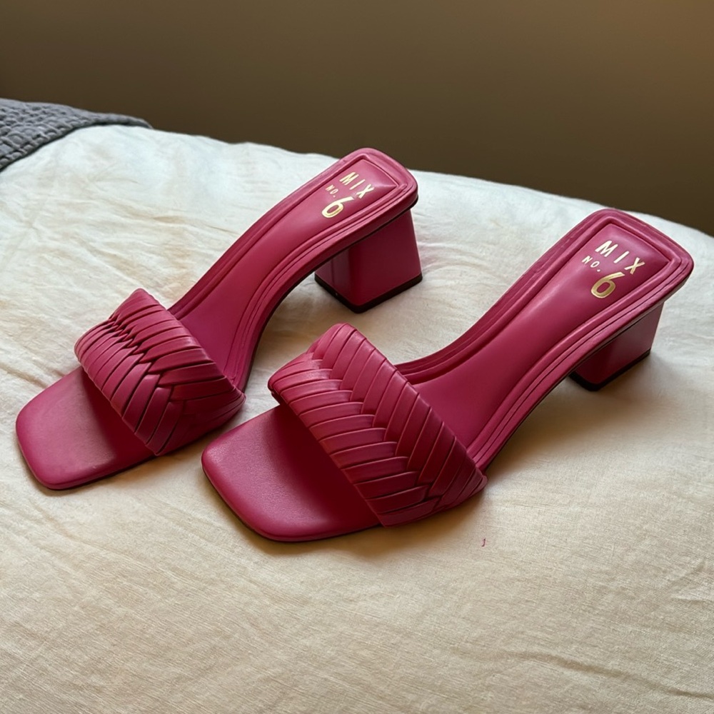 Hot pink Mix No. 6 heels - never worn!